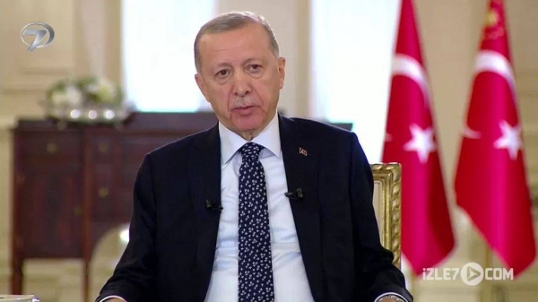 Türkiye’de Erdoğan televizyonda hastalandı ve seçim mitinglerini iptal etti