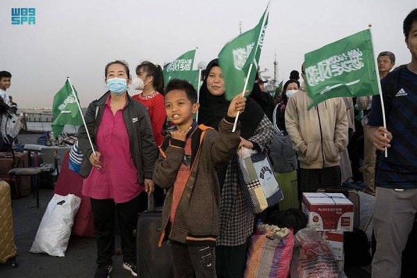 Saudi Arabia's Ministry of Foreign Affairs announced the arrival of a new batch of 200 evacuees of various nationals in Jeddah from Sudan on Thursday evening. 