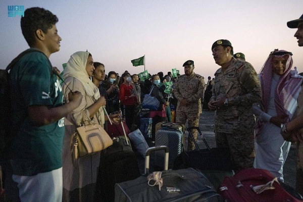 Saudi Arabia's Ministry of Foreign Affairs announced the arrival of a new batch of 200 evacuees of various nationals in Jeddah from Sudan on Thursday evening. 