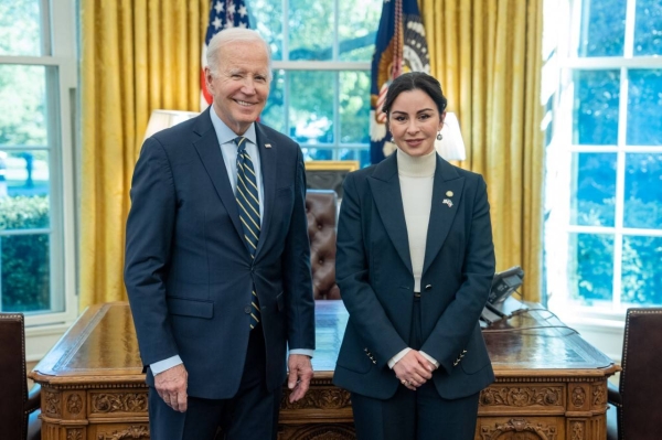 Kuwait’s new Ambassador to Washington Sheikha Al-Zain Al-Sabah submitted her credentials during a meeting with US President Joe Biden. (KUNA)