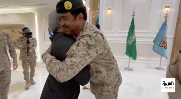 Saudi military commander receives Iranians, including diplomat, evacuated from Sudan