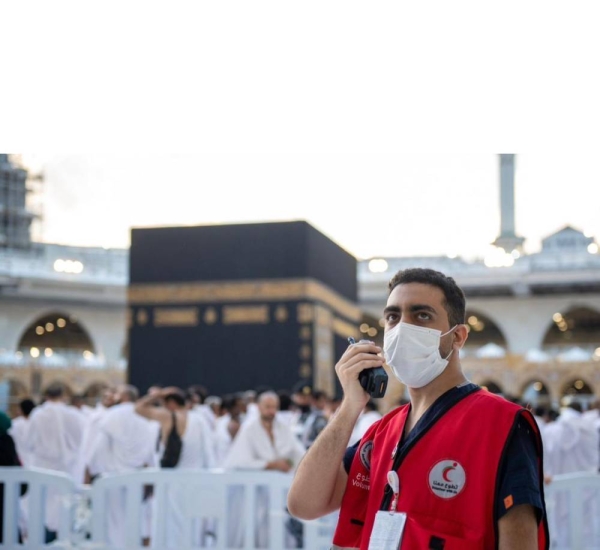 The ambulance teams from the Saudi Red Crescent Authority in Makkah have succeeded in restoring the pulse of an Indian pilgrim when his heart stopped while performing Umrah at the Grand Mosque.
