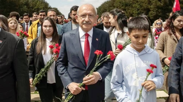 



On the eve of the vote Leader of the Republican People’s Party (CHP), Kemal Kilicdaroglu, visited the mausoleum of modern Turkey’s founder Ataturk. — courtesy Getty Images
