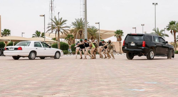 The Saudi Royal Guard and the Bahrain Royal Guard have begun the joint security exercise “Haris” in Riyadh.