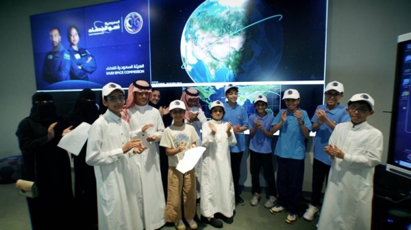 Rayyanah Barnawi and Ali Al Qarni made radio contact with a group of Saudi students from their International Space Station over a ground station in Riyadh (Twitter:@saudispace)