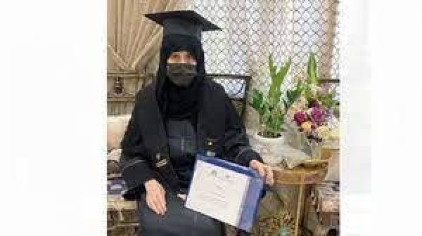 Salwa Al-Omani, a 70-year-old Saudi woman, graduated from Imam Abdul Rahman Bin Faisal University with a bachelor’s degree with honors.
