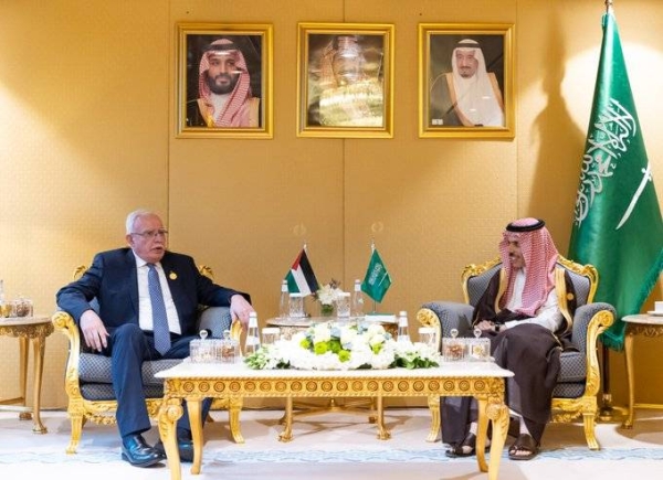 Minister of Foreign Affairs Prince Faisal Bin Farhan Bin Abdullah meets his Palestinian counterpart Riyadh Al Maliki. minister of foreign affairs and expatriates of the state of Palestine, in Riyadh.