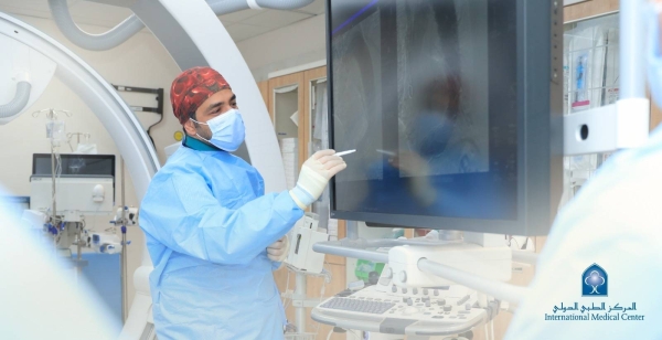Rescuing an elderly patient after diagnosis and treatment of dissecting aortic aneurysm and expansion