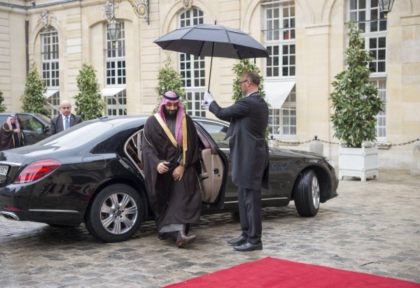 Crown Prince and Prime Minister Mohammed Bin Salman is acccorded a warm welcome by French Prime Minister Élisabeth Borne in Paris on Wednesday.