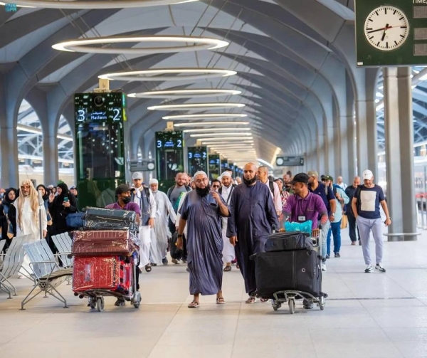 The first batches of pilgrims arrived in Madinah on Saturday to greet the Prophet (peace be upon him) and offer prayers at the Prophet’s Mosque after their successful completion of the annual pilgrimage of Hajj. 