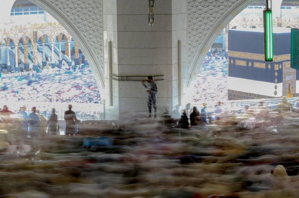 About 77% of Saudis voted that they have the desire to volunteer in Hajj season, according to a survey implemented by King Abdulaziz Center for National Dialogue regarding citizens’ view on Hajj 2023.