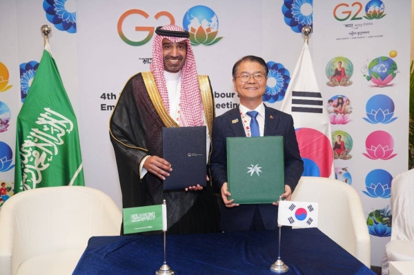 MHRSD Minister Ahmed Al-Rajhi, and Korea's Minister of Employment and Labor Lee Jung-Sik signed a MoU to exchange experiences and cooperation in different fields related to work and employment In IIndore, India on Saturday.