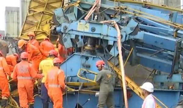 Rescue operation under way after Maharashtra crane collapse