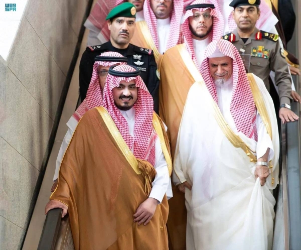 Deputy Governor of Makkah performs ceremonial washing of Kaaba
