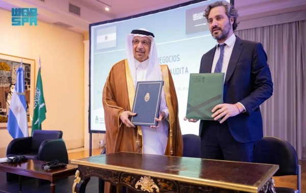 Minister of Investment Eng. Khalid Al-Falih and Argentinian Minister of Foreign Affairs International Trade and Worship Santiago Andres Cafiero signed a memorandum of understanding concerning cooperation to encourage direct investment between Saudi Arabia and Argentina.