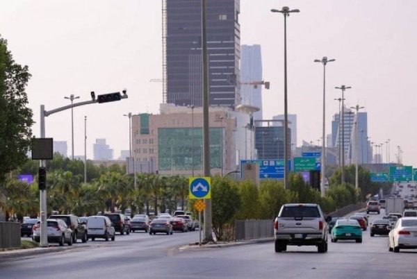 The General Directorate of Traffic (Muroor) in Riyadh region has announced that trucks are prohibited from entering King Fahad Road.