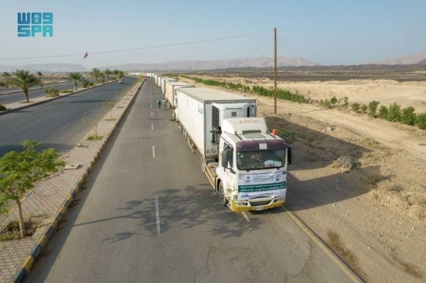 One hundred Saudi relief trucks, provided by the King Salman Humanitarian Aid and Relief Center (KSrelief), have arrived in Yemen through the Al-Wadiah border crossing.