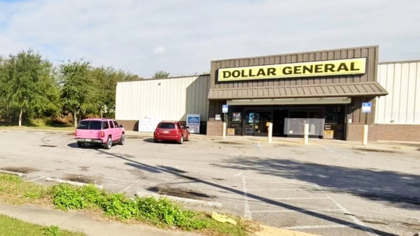 Jacksonville shootings: The standoff took place at this Dollar General store