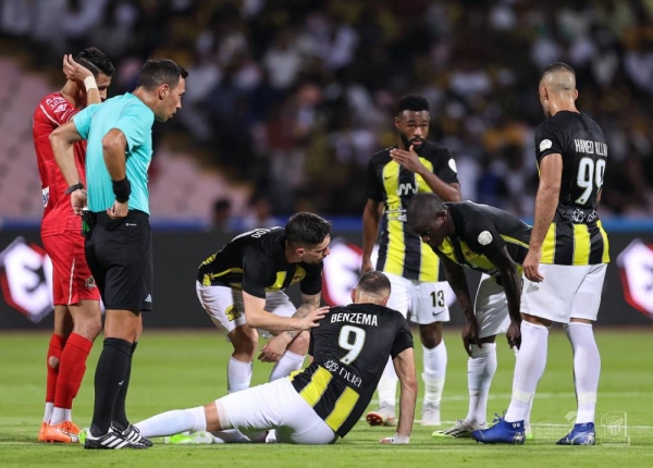 Karim Benzema sustained injury and left the field the first half of the game between Al-Ittihad and Al-Wehda on Monday.