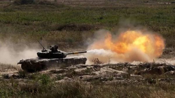 A Ukrainian tank fires during a training excercise in the Chernigiv region on September 8, 2023.