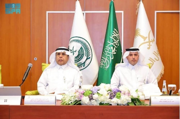 Acting Undersecretary of the Ministry of Interior for Civil Status Lt. Gen. Suleiman Al-Yahya inaugurates new electronic services of the Civil Status Department in Riyadh on Tuesday.