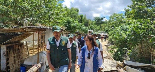 The KSrelief team has carried out an inspection tour for the Center’s housing units project established in Rohingya refugee camps in Cox’s Bazar, Bangladesh.