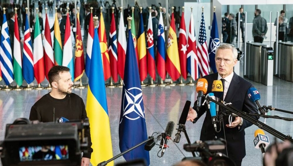 Ukrainian President Volodymyr Zelensky (left) during a media conference with NATO Secretary General Jens Stoltenberg prior to a meeting of NATO defense ministers in Brussels on Wednesday.