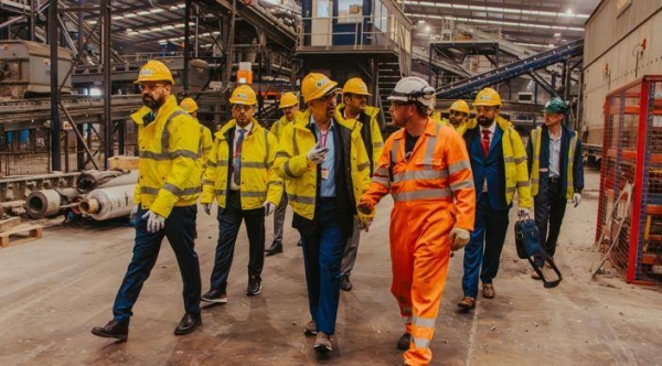 Khalid Al Falih visits Alfanar Global Development’s UK site to highlight Saudi Arabia's clean energy initiatives