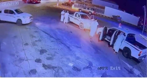 The Riyadh Police spokesman said that all the accused in the crime were arrested and that the fighting broke out between two groups of people following a previous dispute.