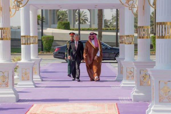 Crown Prince and Prime Minister Mohammed Bin Salman received on Wednesday Singapore's Prime Minister Lee Hsien Loong in Riyadh at Al-Yamamah Palace.