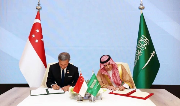 SAMA Governor Ayman Al-Sayari and Singapore Minister for Foreign Affairs Dr. Vivian Balakrishnan, representing MAS sign a cooperation agreement in Riyadh on Wednesday.