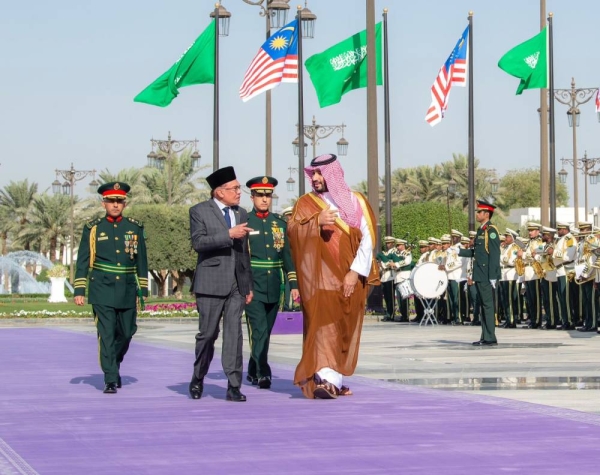 Crown Prince and Prime Minister Mohammed Bin Salman received on Saturday Malaysia’s Prime Minister Anwar Ibrahim in Riyadh.