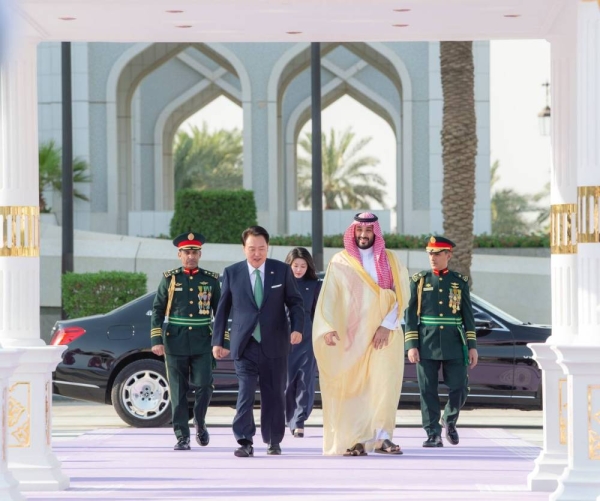 Crown Prince and Prime Minister Mohammed Bin Salman warmly welcomed South Korean President Yoon Suk Yeol in Riyadh on Sunday, marking the second day of President Yoon's four-day state visit to Saudi Arabia.