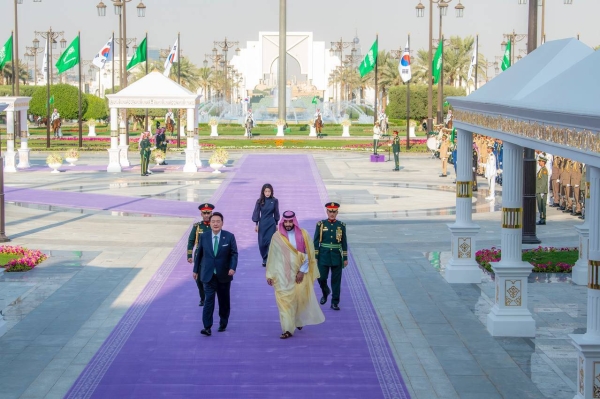 Crown Prince and Prime Minister Mohammed Bin Salman warmly welcomed South Korean President Yoon Suk Yeol in Riyadh on Sunday, marking the second day of President Yoon's four-day state visit to Saudi Arabia.