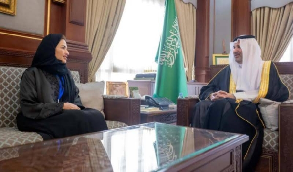 Emir of Madinah Region Prince Faisal bin Salman receives Dr. Nawal Alrasheed, new president of Taibah University, in Madinah on Tuesday.