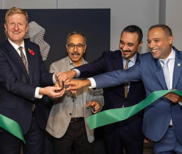Prince Khalid bin Bandar and Nadhmi Al-Nasr flanked by Deputy Prime Minister of the United Kingdom Oliver Dowden and Abdullah Al-Hazani at the office opening in London.