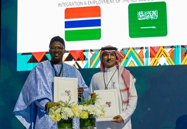 The Vice Minister of Human Resources and Social Development for Labor Dr. Abdullah Abu Thnain has signed 4 agreements to recruit public and domestic workers with Gambia and Tanzania, during the Saudi-African Economic Conference in Riyadh.