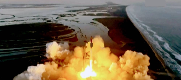 The moment SpaceX launched world’s most powerful rocket. — courtesy CNN