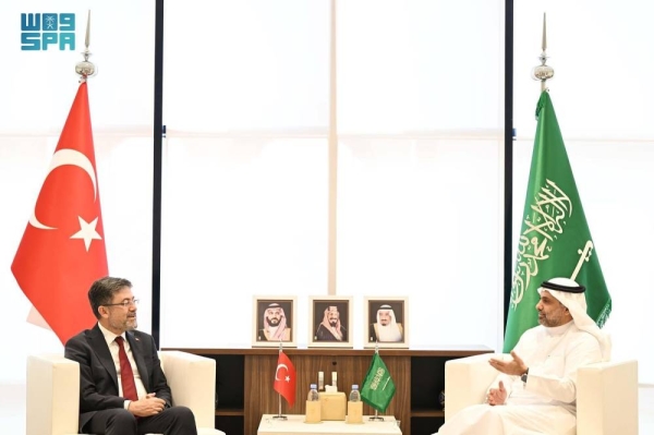 Saudi health minister meets with Turkish minister of agriculture and forestry