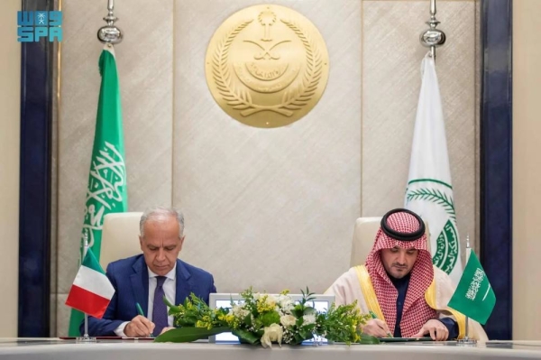 Minister of Interior Prince Abdulaziz Bin Saud Bin Naif hosted a significant session of official talks with Italian Interior Minister Matteo Piantedosi in Riyadh on Thursday.