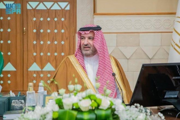 Prince Faisal bin Salman, special advisor to Custodian of the Two Holy Mosques, visiting the headquarters of the King Abdulaziz Foundation for Research and Archives in Riyadh on Sunday.
