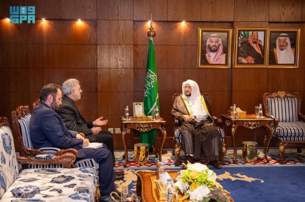 Saudi Arabia's Minister of Islamic Affairs, Call and Guidance Sheikh Abdullatif Al-Sheikh received Iran's Ambassador to the Kingdom Dr. Ali Reza Enayati in Riyadh.
