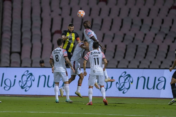 Al-Raed triumphs over 10-man Al-Ittihad