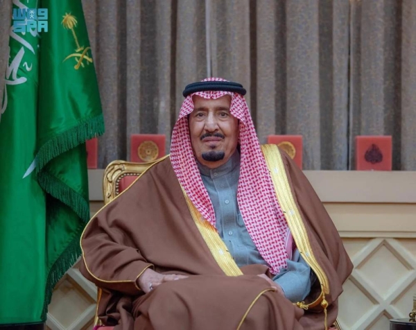 Newly appointed emir of Madinah and 5 deputy emirs take oath before King Salman