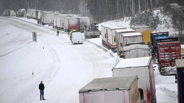 Swedish snow chaos leaves 1,000 vehicles trapped on key road - Saudi Gazette