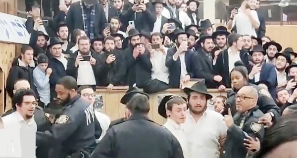 Screenshot shows arrests over tunnel at NYC synagogue
