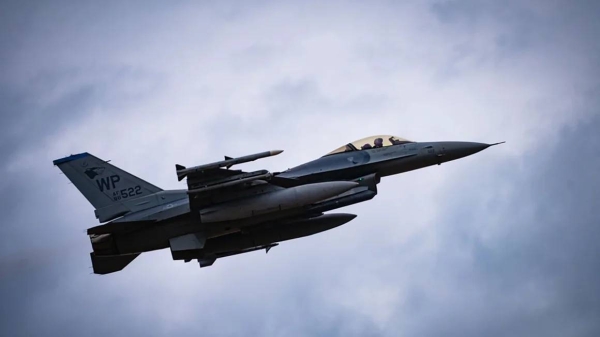 An F-16 Fighting Falcon assigned to the 35th Fighter Squadron, takes off after efueling at Kunsan Air Base, Republic of Korea, January 17, 2024