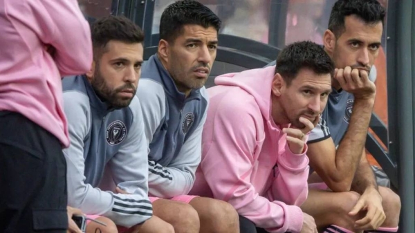 Lionel Messi (second from right) remained on the bench throughout the friendly game between Inter Miami and the Hong Kong team