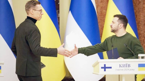 Finland's President Alexander Stubb, left, shakes hands with Ukraine's President Volodymyr Zelensky, after a press conference in Kyiv, Ukraine, Wednesday.