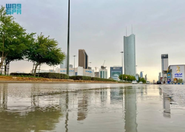 The General Directorate of Civil Defense has issued a warning urging the public to exercise caution and stay in safe places away from areas prone to flash floods, waterlogged areas, and valleys.